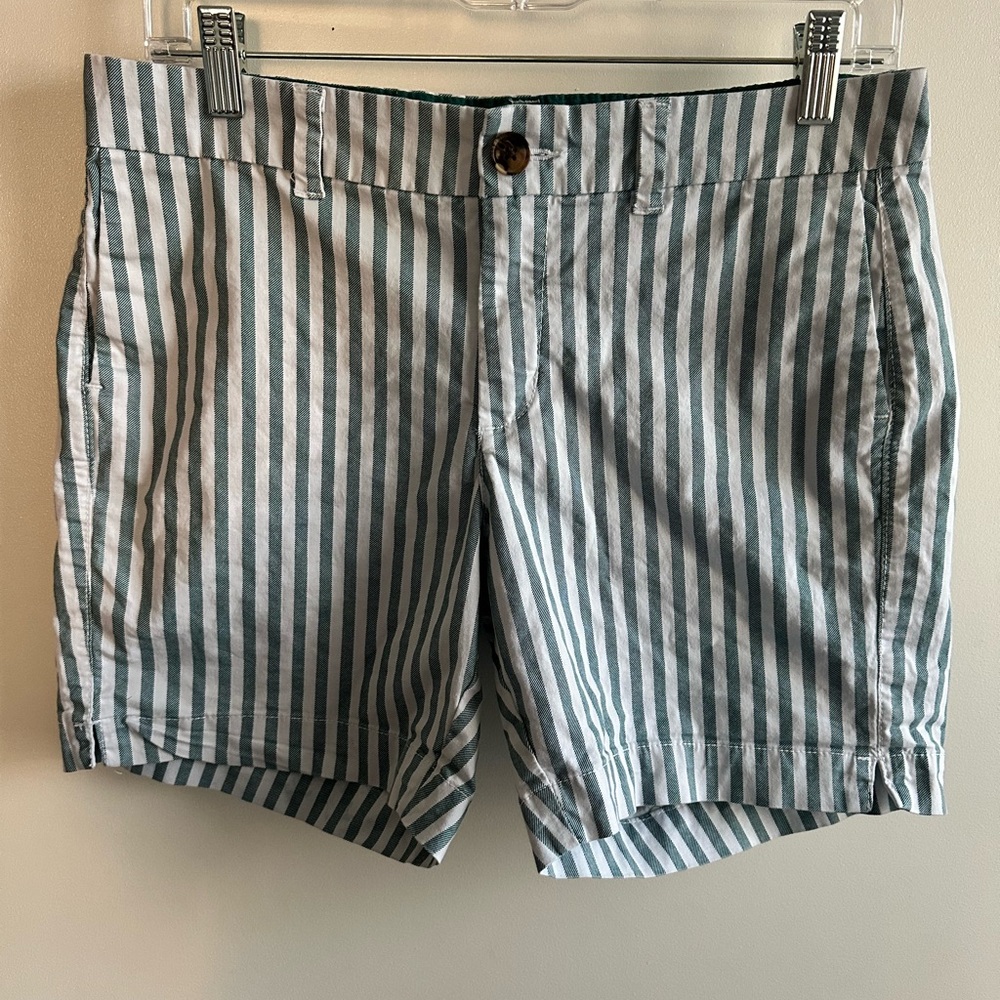 Old Navy Women’s Striped Green and White Everyday Short
